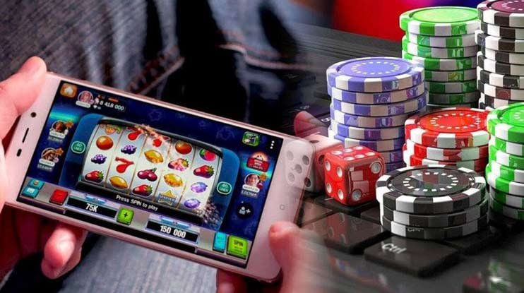 Người xem bóng đá Việt Nam theo dõi kèo cược trực tiếp trên ok bet qua smartphone